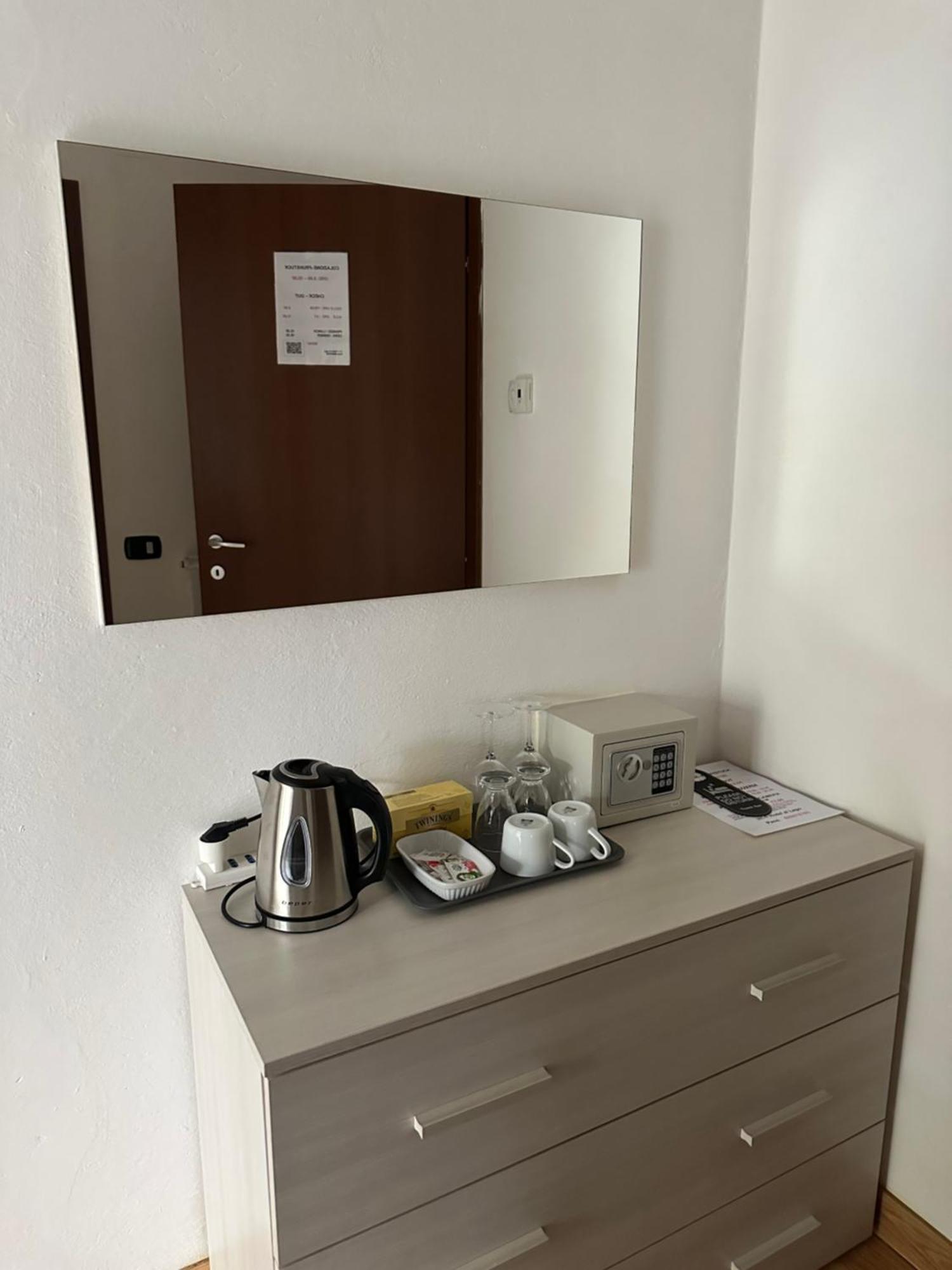 Albergo Al Lago Анфо Екстер'єр фото