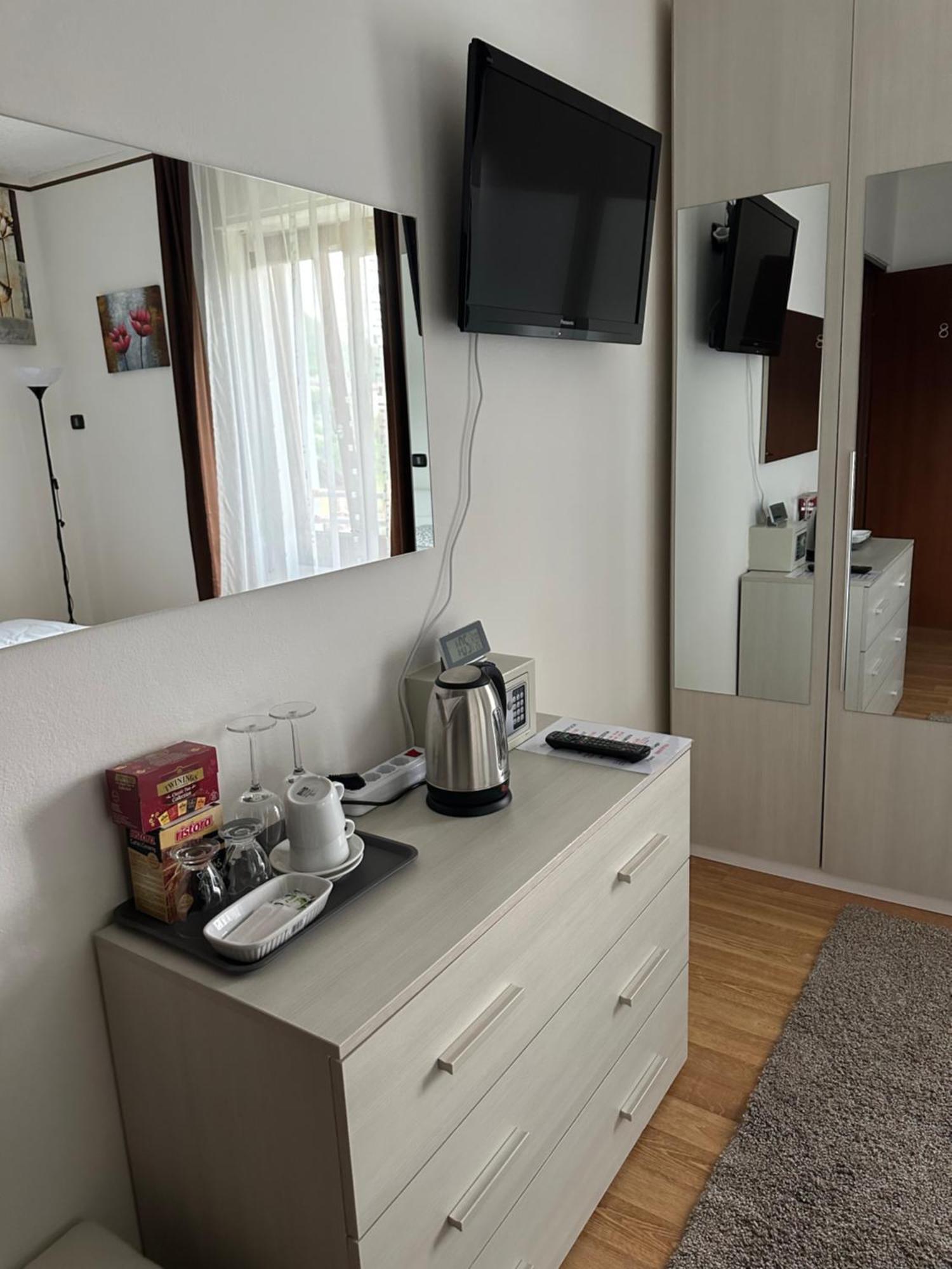 Albergo Al Lago Анфо Екстер'єр фото