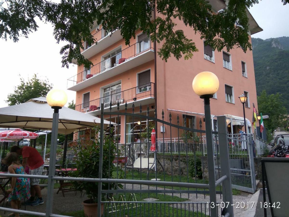 Albergo Al Lago Анфо Екстер'єр фото